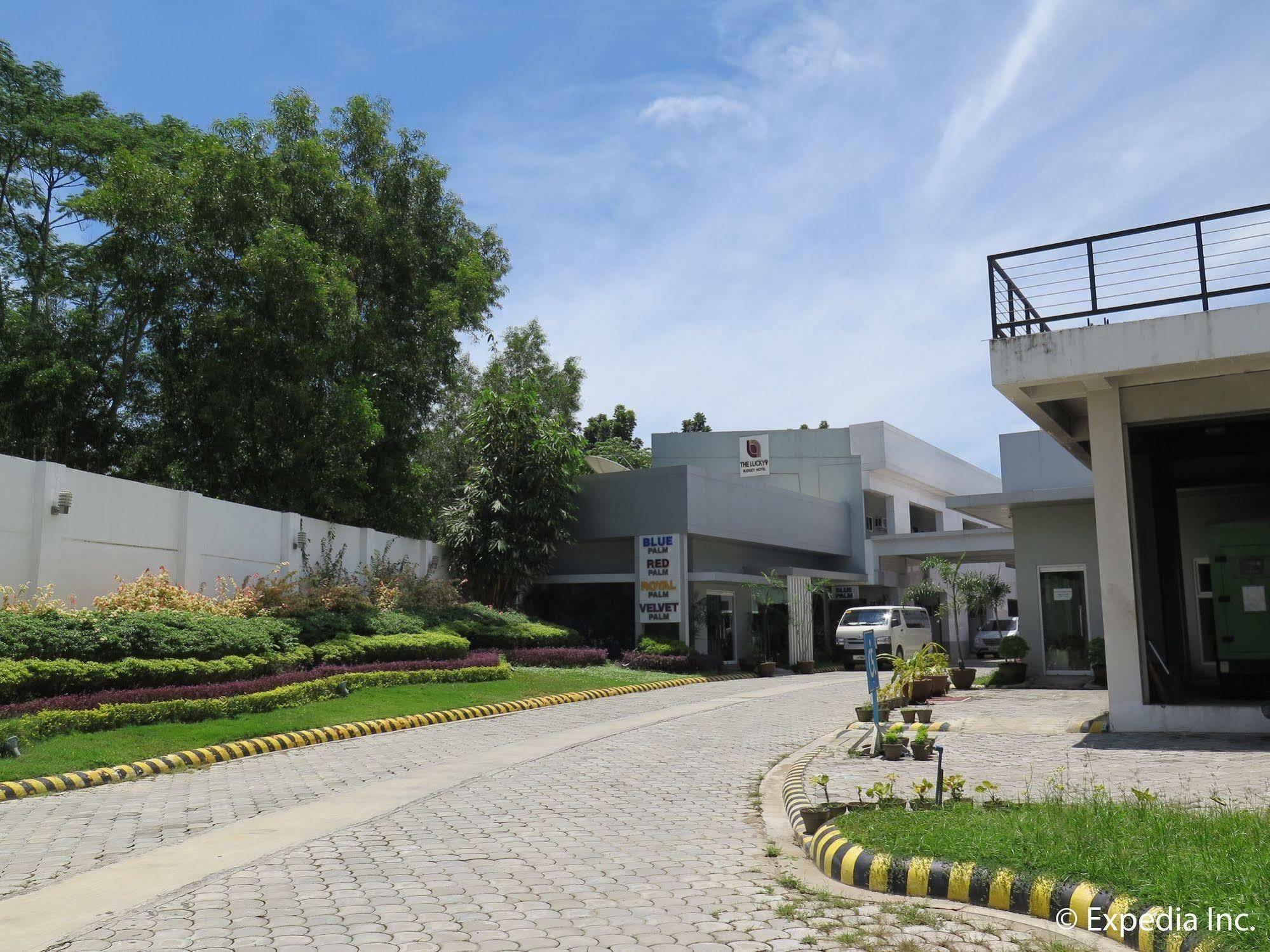 The Lucky 9 Budget Hotel Tagum Exterior foto